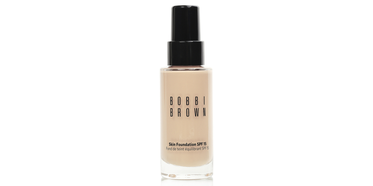 Bobbi brown weightless. Бобби Браун тоналка. Бобби Браун тональный крем. Bobbi Brown Skin Foundation SPF 15 оттенки. Bobbi Brown тональный крем Skin Foundation spf15.